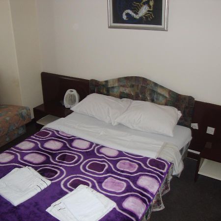 B&B Inex เนโกติน ภายนอก รูปภาพ